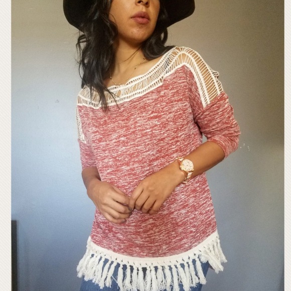 🏷CLEARANCE TASSLE BRICK RED MARLED TOP - Picture 3 of 8